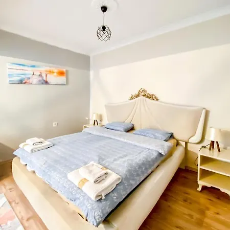 Villa Peaceful With Private Pool And Bbq In